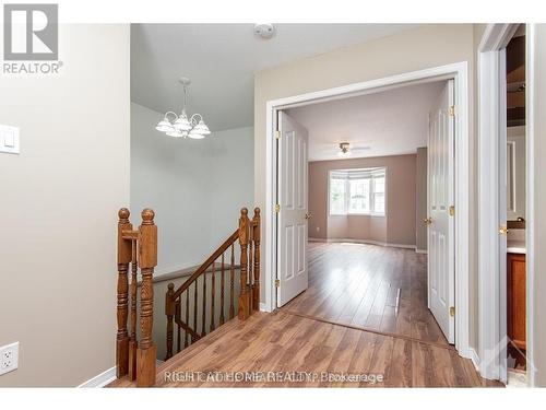 557 Aberfoyle Circle, Ottawa, ON - Indoor Photo Showing Other Room