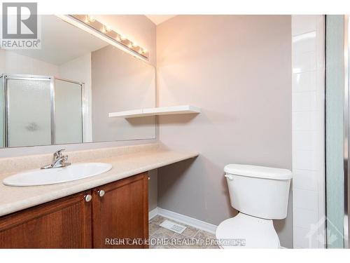 557 Aberfoyle Circle, Ottawa, ON - Indoor Photo Showing Bathroom