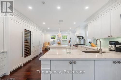 347 East Hart Crescent, Burlington (Roseland), ON - Indoor Photo Showing Kitchen