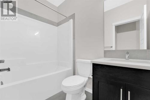 317 Corner Glen Way Ne, Calgary, AB - Indoor Photo Showing Bathroom