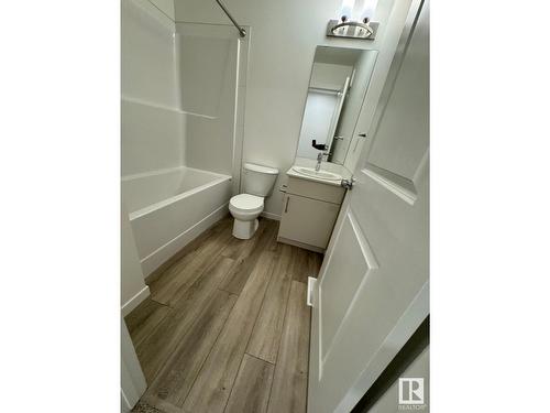 #115 1025 Secord Promenade Nw Nw, Edmonton, AB - Indoor Photo Showing Bathroom