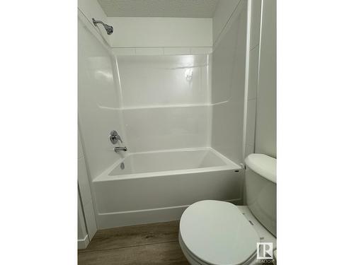 #115 1025 Secord Promenade Nw Nw, Edmonton, AB - Indoor Photo Showing Bathroom