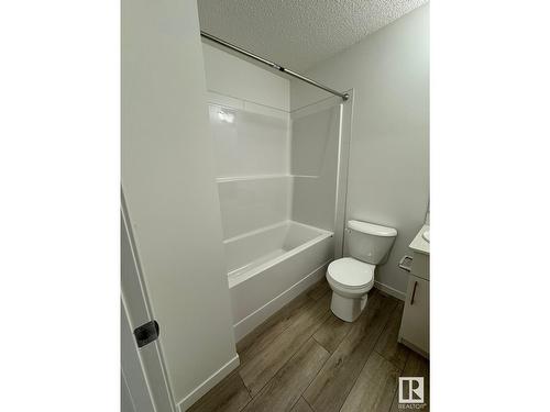 #115 1025 Secord Promenade Nw Nw, Edmonton, AB - Indoor Photo Showing Bathroom