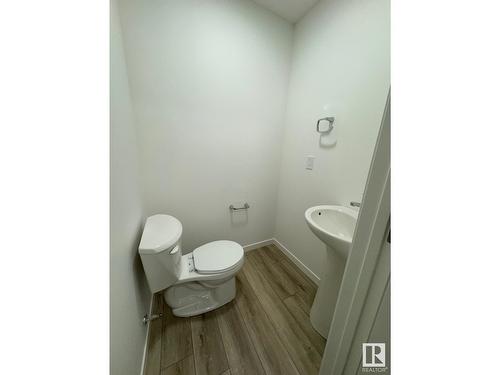 #115 1025 Secord Promenade Nw Nw, Edmonton, AB - Indoor Photo Showing Bathroom