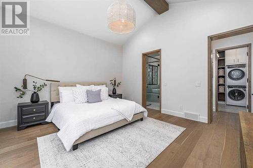 2040 56 Avenue Sw, Calgary, AB - Indoor Photo Showing Bedroom