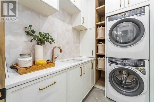 2040 56 Avenue Sw, Calgary, AB - Indoor Photo Showing Laundry Room