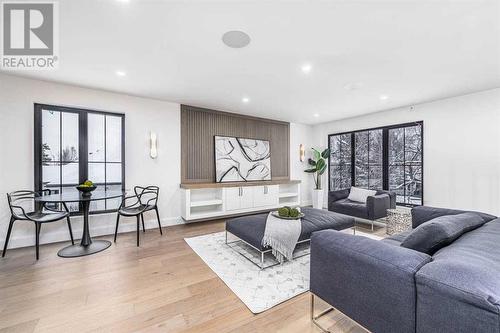 2040 56 Avenue Sw, Calgary, AB - Indoor Photo Showing Living Room