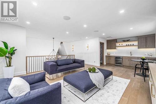 2040 56 Avenue Sw, Calgary, AB - Indoor Photo Showing Living Room