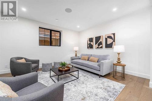 2040 56 Avenue Sw, Calgary, AB - Indoor Photo Showing Living Room