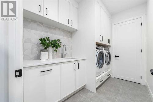 2040 56 Avenue Sw, Calgary, AB - Indoor Photo Showing Laundry Room