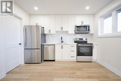 809 Helen Crescent, Pickering (Bay Ridges), ON - Indoor Photo Showing Kitchen With Stainless Steel Kitchen