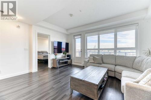 1308, 350 Livingston Common Ne, Calgary, AB - Indoor Photo Showing Living Room