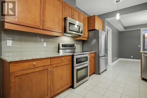 8201, 14 Hemlock Crescent Sw, Calgary, AB - Indoor Photo Showing Kitchen