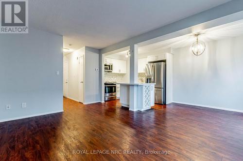 126 - 286 Cushman Road, St. Catharines (444 - Carlton/Bunting), ON - Indoor Photo Showing Kitchen