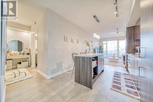 704 - 21 Widmer Street, Toronto, ON - Indoor Photo Showing Kitchen