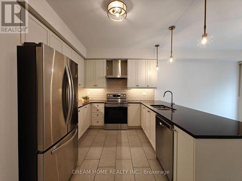 6 Cafaro Lane, Markham, ON - Indoor Photo Showing Kitchen With Double Sink With Upgraded Kitchen