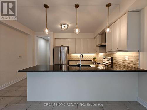 6 Cafaro Lane, Markham, ON - Indoor Photo Showing Kitchen