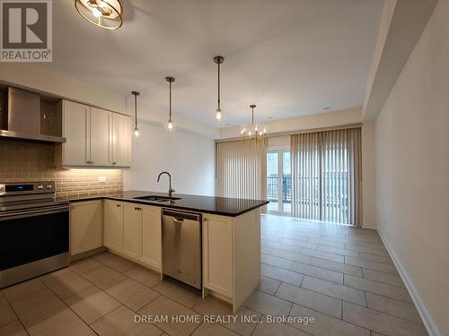 6 Cafaro Lane, Markham, ON - Indoor Photo Showing Kitchen