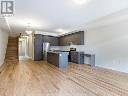 1419 Oakmont Common, Burlington, ON - Indoor Photo Showing Kitchen With Stainless Steel Kitchen