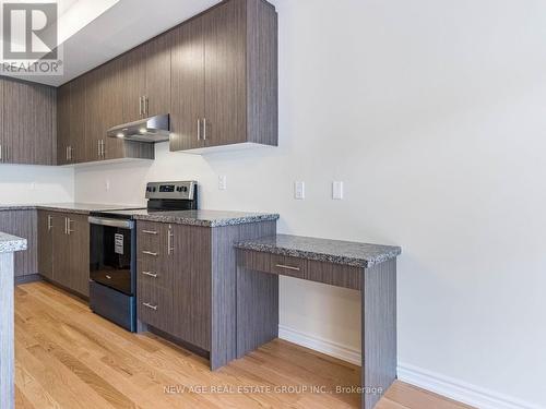 1419 Oakmont Common, Burlington, ON - Indoor Photo Showing Kitchen