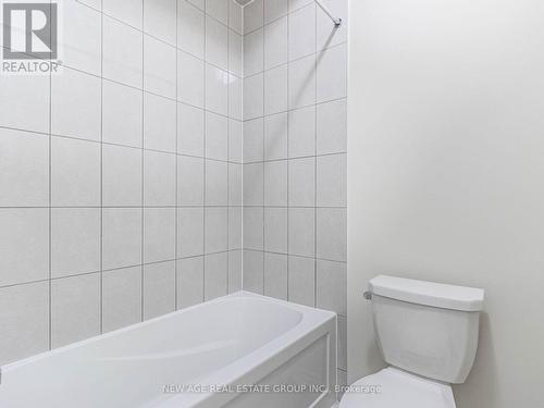 1419 Oakmont Common, Burlington, ON - Indoor Photo Showing Bathroom