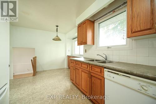 2132 Hixon Street, Oakville, ON - Indoor Photo Showing Kitchen With Double Sink