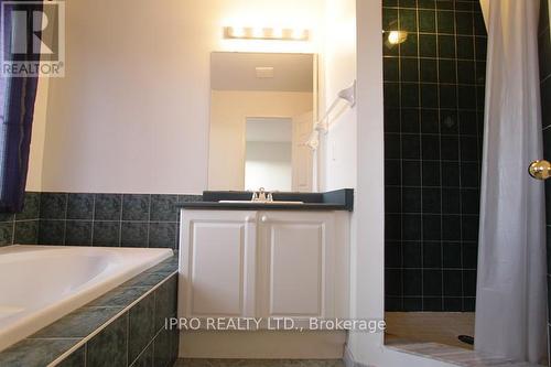 3384 Snowball Road, Mississauga, ON - Indoor Photo Showing Bathroom