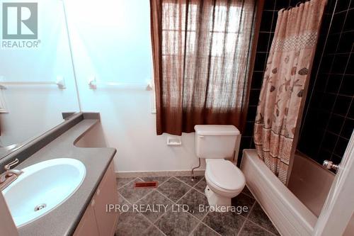 3384 Snowball Road, Mississauga, ON - Indoor Photo Showing Bathroom