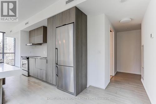 406 - 101 Charles Street E, Toronto, ON - Indoor Photo Showing Kitchen