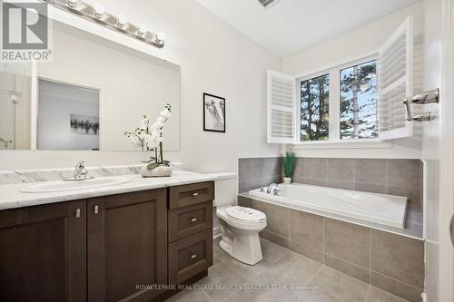 92 Radial Drive, Aurora, ON - Indoor Photo Showing Bathroom