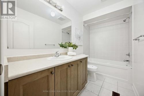 92 Radial Drive, Aurora, ON - Indoor Photo Showing Bathroom