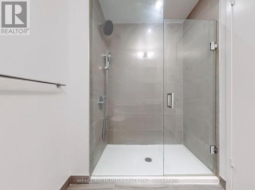 4207 - 5 Buttermill Avenue, Vaughan, ON - Indoor Photo Showing Bathroom