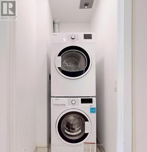 4207 - 5 Buttermill Avenue, Vaughan, ON - Indoor Photo Showing Laundry Room