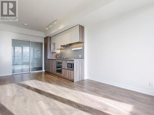 4207 - 5 Buttermill Avenue, Vaughan, ON - Indoor Photo Showing Kitchen