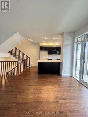 133 Lemon Leaf Lane, Ottawa, ON - Indoor Photo Showing Kitchen