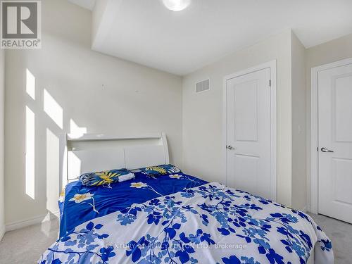 374 Okanagan Path, Oshawa, ON - Indoor Photo Showing Bedroom