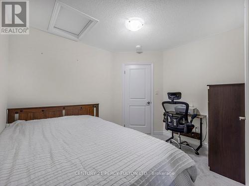 374 Okanagan Path, Oshawa, ON - Indoor Photo Showing Bedroom