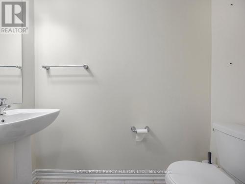 374 Okanagan Path, Oshawa, ON - Indoor Photo Showing Bathroom