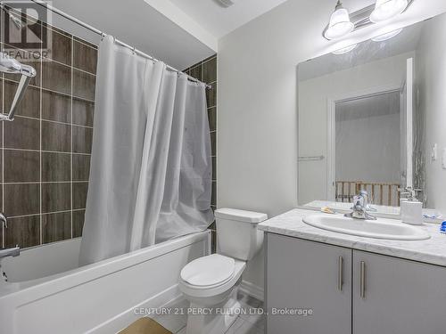 374 Okanagan Path, Oshawa, ON - Indoor Photo Showing Bathroom