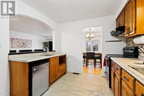 7315 Mountjoy Court, Niagara Falls (207 - Casey), ON - Indoor Photo Showing Kitchen