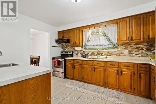 7315 Mountjoy Court, Niagara Falls (207 - Casey), ON - Indoor Photo Showing Kitchen