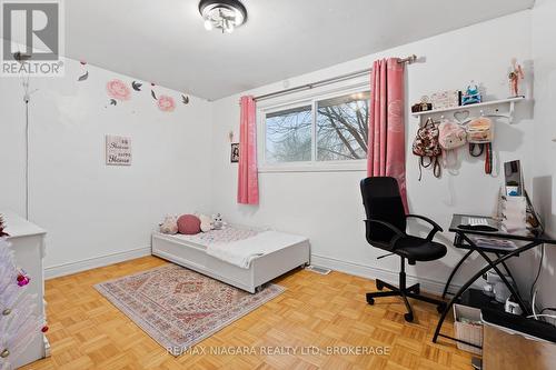 7315 Mountjoy Court, Niagara Falls (207 - Casey), ON - Indoor Photo Showing Bedroom