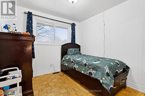 7315 Mountjoy Court, Niagara Falls (207 - Casey), ON - Indoor Photo Showing Bedroom