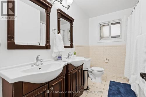 7315 Mountjoy Court, Niagara Falls (207 - Casey), ON - Indoor Photo Showing Bathroom