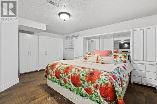 7315 Mountjoy Court, Niagara Falls (207 - Casey), ON - Indoor Photo Showing Bedroom