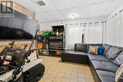 7315 Mountjoy Court, Niagara Falls (207 - Casey), ON - Indoor Photo Showing Living Room