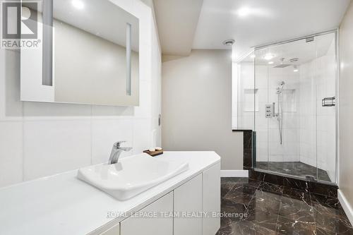 101C - 997 North River Road, Ottawa, ON - Indoor Photo Showing Bathroom