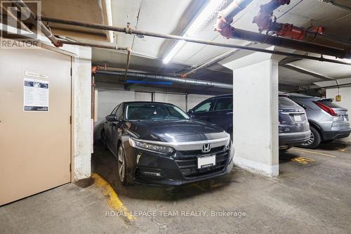 101C - 997 North River Road, Ottawa, ON - Indoor Photo Showing Garage