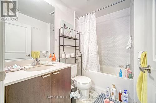 212 - 35 Hayden Street, Toronto, ON - Indoor Photo Showing Bathroom