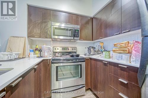 212 - 35 Hayden Street, Toronto, ON - Indoor Photo Showing Kitchen